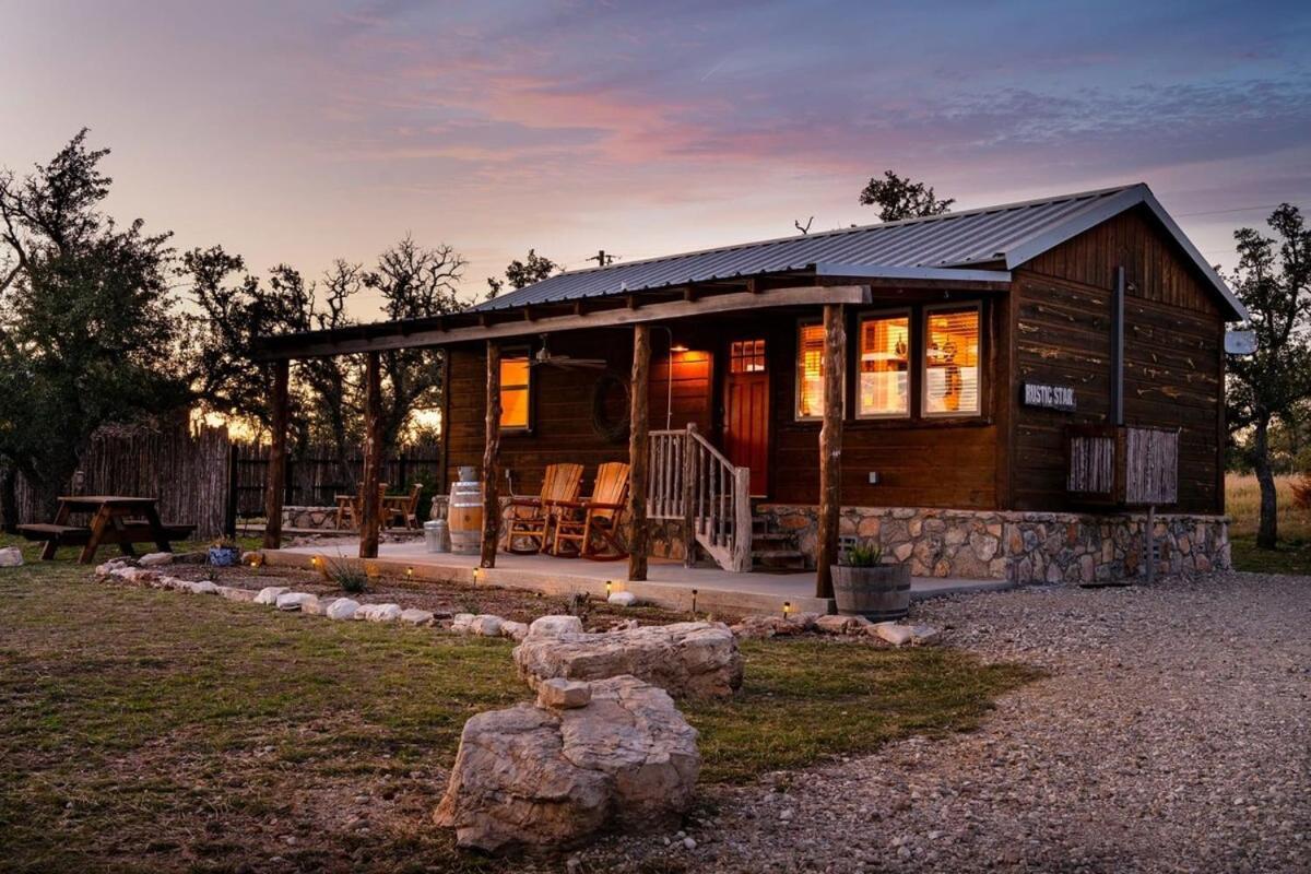 פרדריקסברג Rockin' R - Rustic Star Cabin מראה חיצוני תמונה
