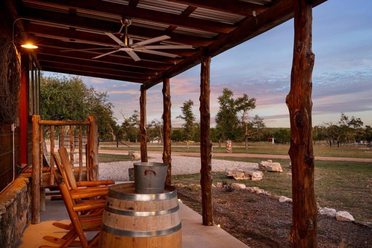 פרדריקסברג Rockin' R - Rustic Star Cabin מראה חיצוני תמונה