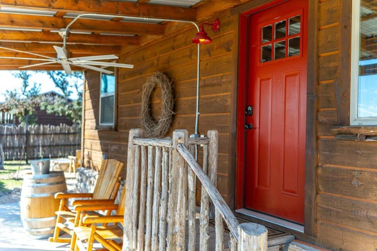 פרדריקסברג Rockin' R - Rustic Star Cabin מראה חיצוני תמונה
