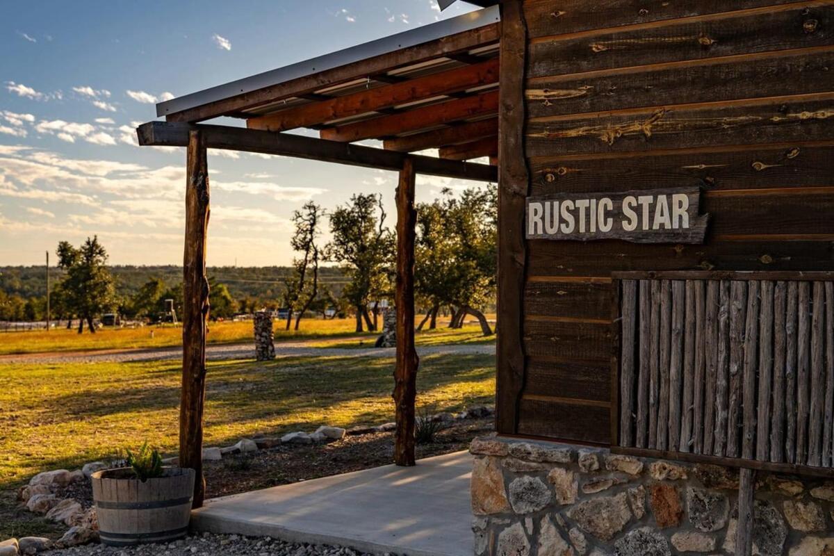 פרדריקסברג Rockin' R - Rustic Star Cabin מראה חיצוני תמונה