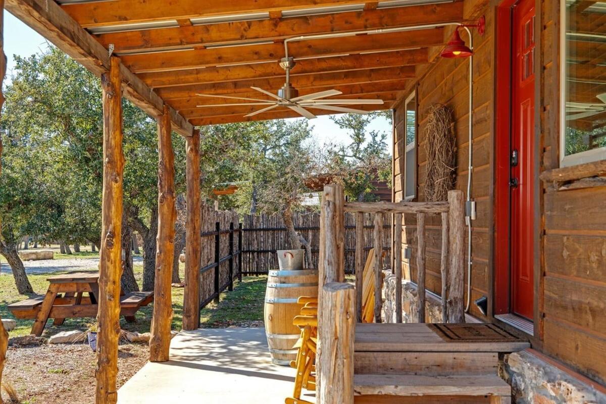 פרדריקסברג Rockin' R - Rustic Star Cabin מראה חיצוני תמונה